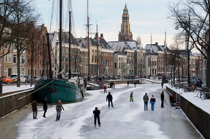 Canal congelado en Groningen